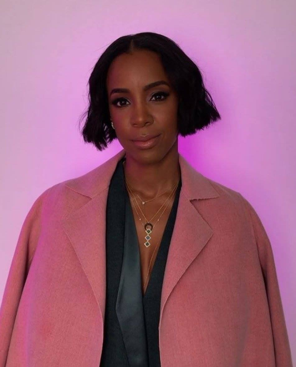 KELLY ROWLAND SLAYS IN EMERALD GREEN POWERSUIT BY AKRIS OFFICIAL