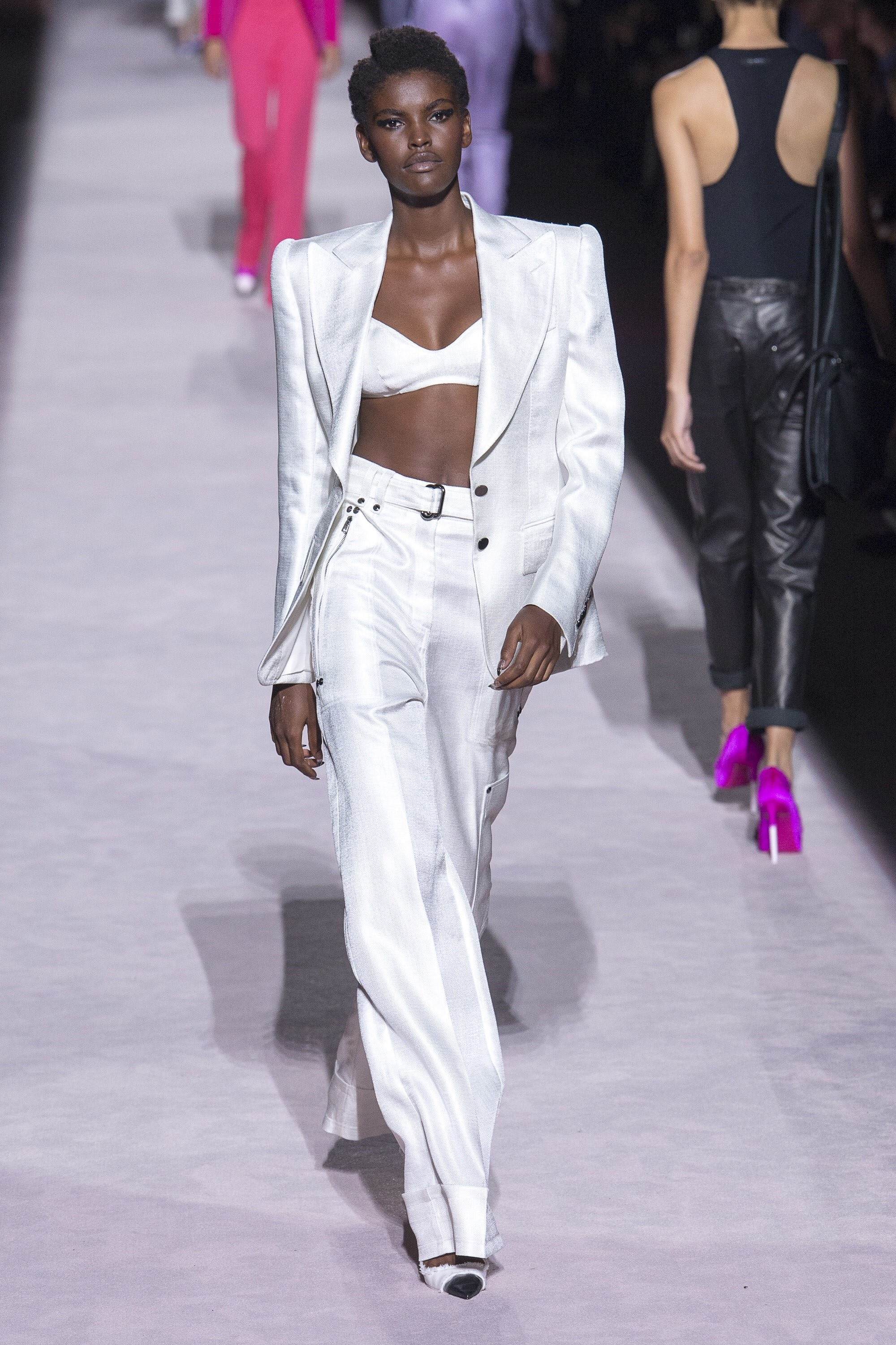 Tom Ford Opens New York Fashion Week With Show Stopping Pieces