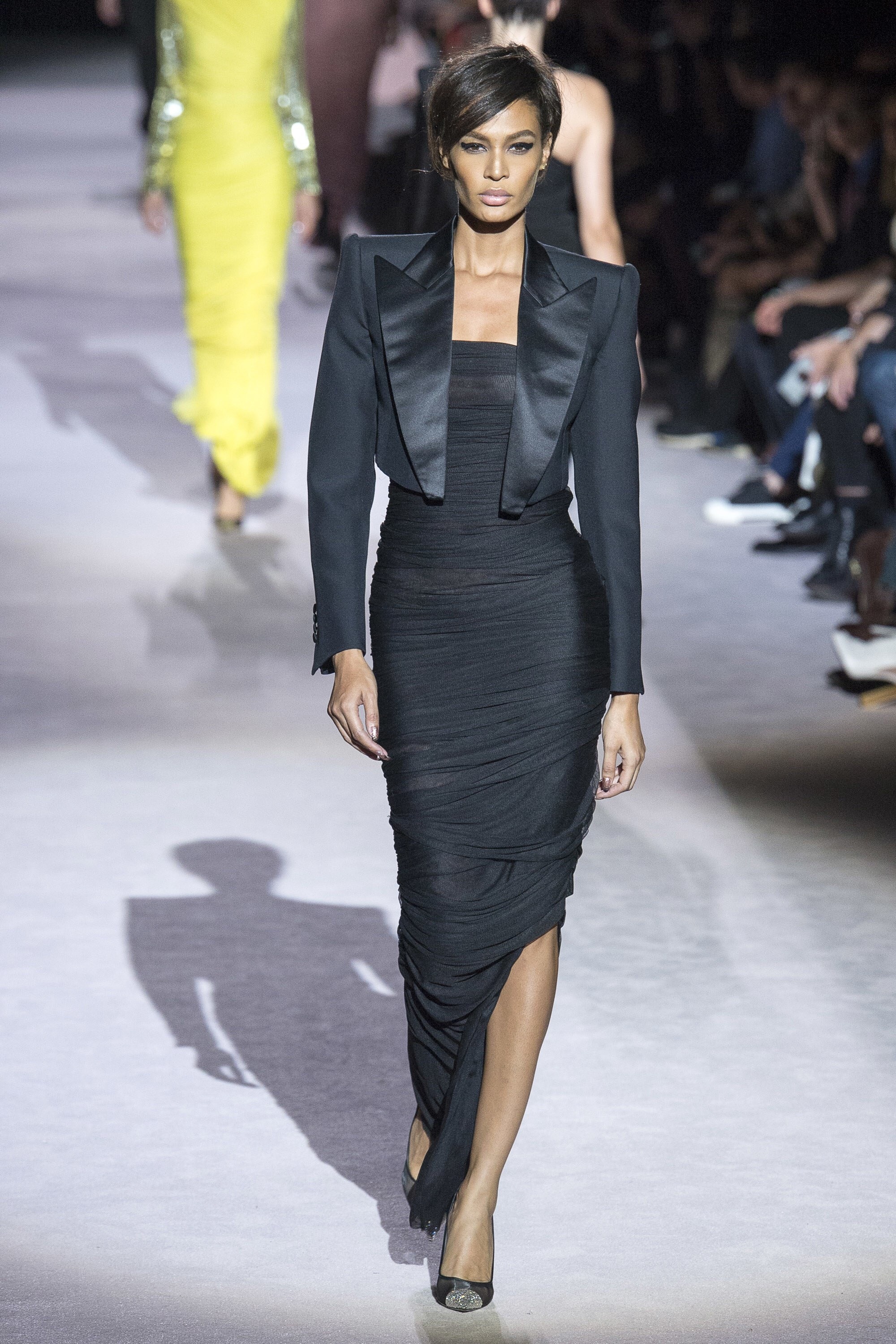 Tom Ford Opens New York Fashion Week With Show Stopping Pieces