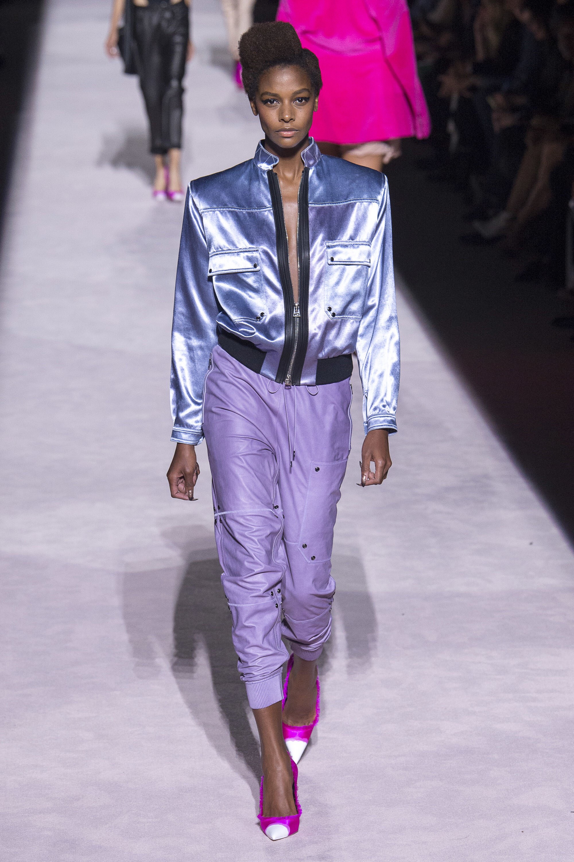 Tom Ford Opens New York Fashion Week With Show Stopping Pieces