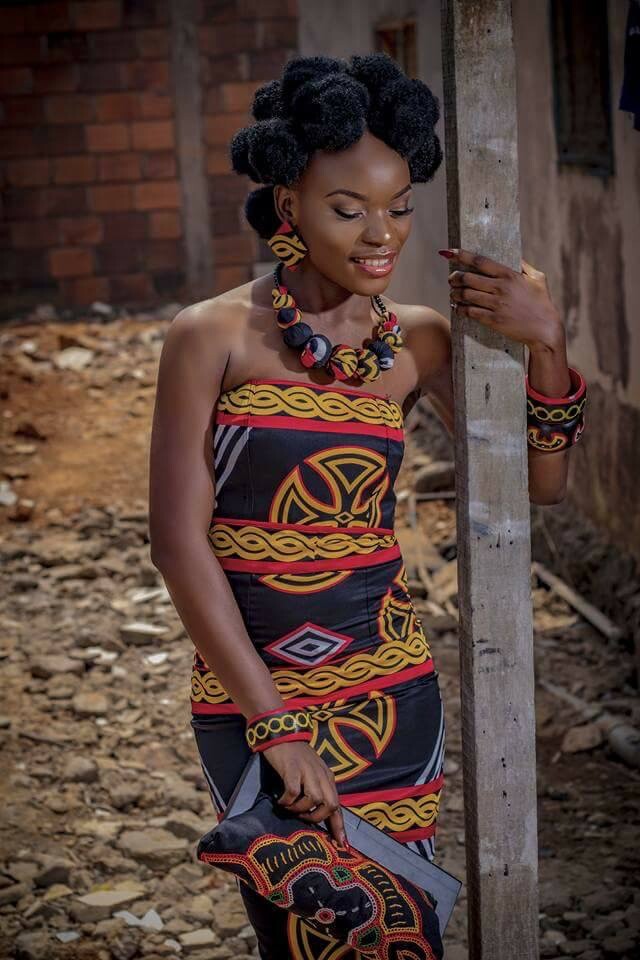 MIMI AKEH LOOKS LIKE A WAKANDA PRINCESS IN ATOGHU PRINT FABRIC