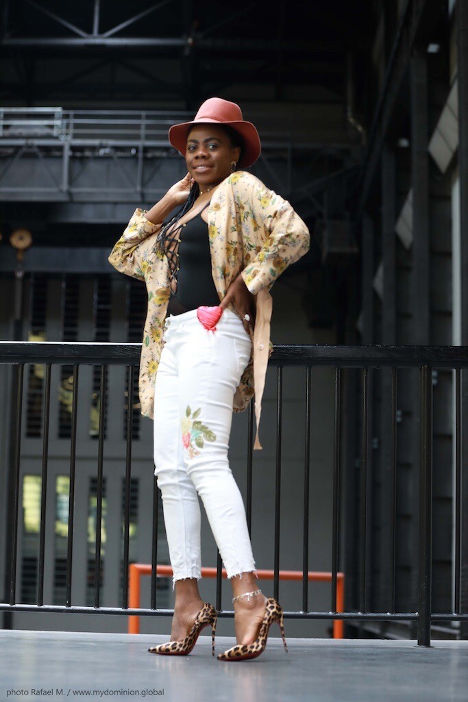 Styling A Floral Kimono X White Skinny Jeans X Louboutin Pumps