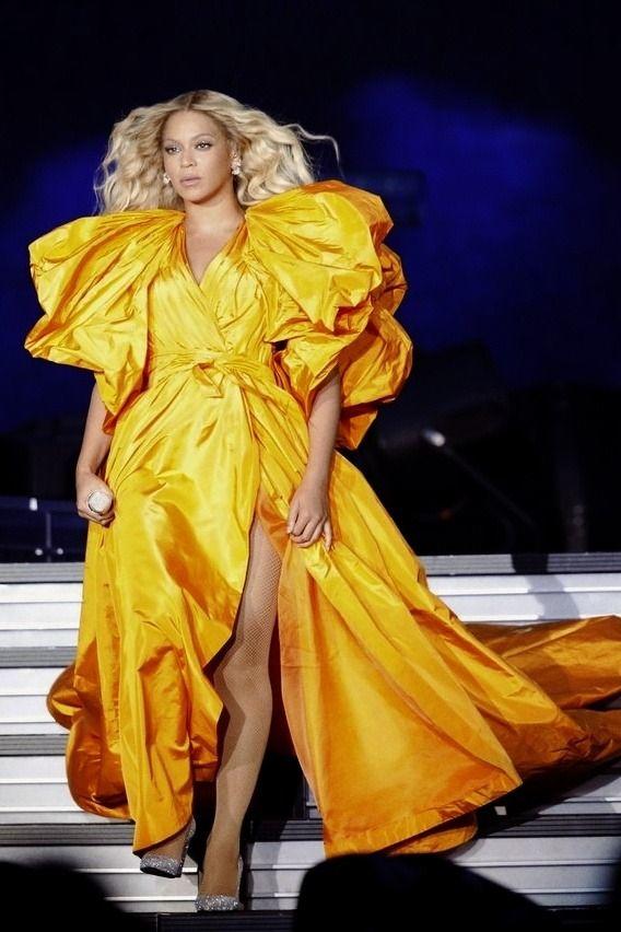 Beyonce in Valentino Dress